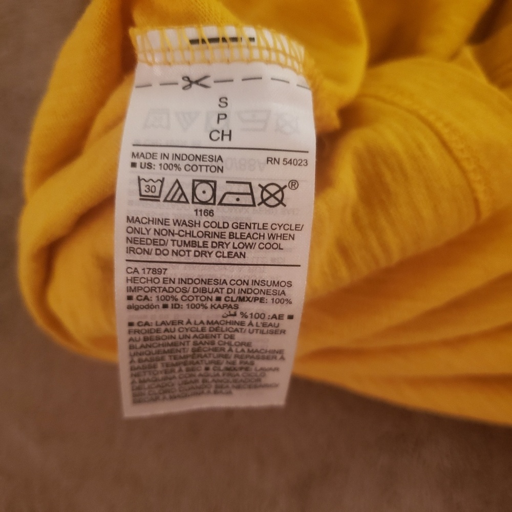 NWT Women's Mustard Ruffled Eyelet Sleeves Shirt - Picture 5 of 5